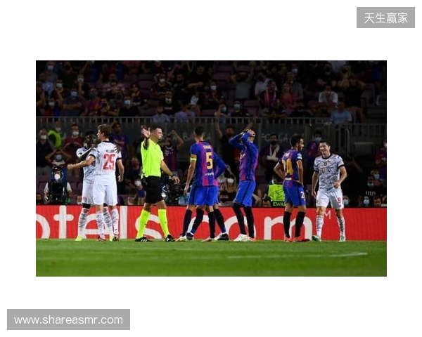 每体:巴萨希望利用桑托斯290万欧欠款,提前锁定左后卫索萨 每体:巴萨希望利用桑托斯290万欧欠款,提前锁定左后卫索萨