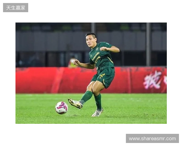 梁诺恒:父亲身体不好希望踢港超照顾他,盼浙江队能拿中超冠军 梁诺恒:父亲身体不好希望踢港超照顾他,盼浙江队能拿中超冠军