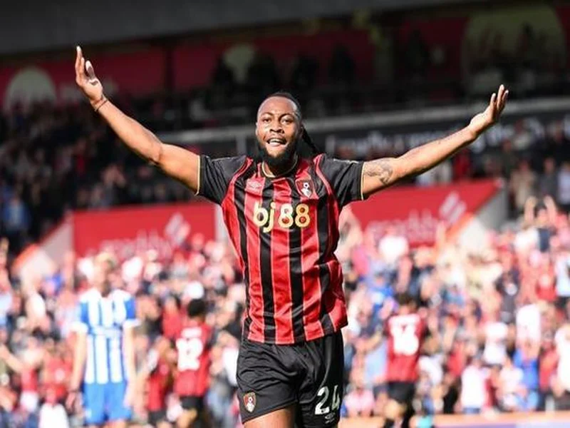 罗马诺:曼城过去12小时极力推动塞梅尼奥的交易,切尔西退出竞争