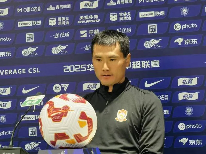 邵佳一:理解球迷恨铁不成钢的心情,这对我来说是一种动力